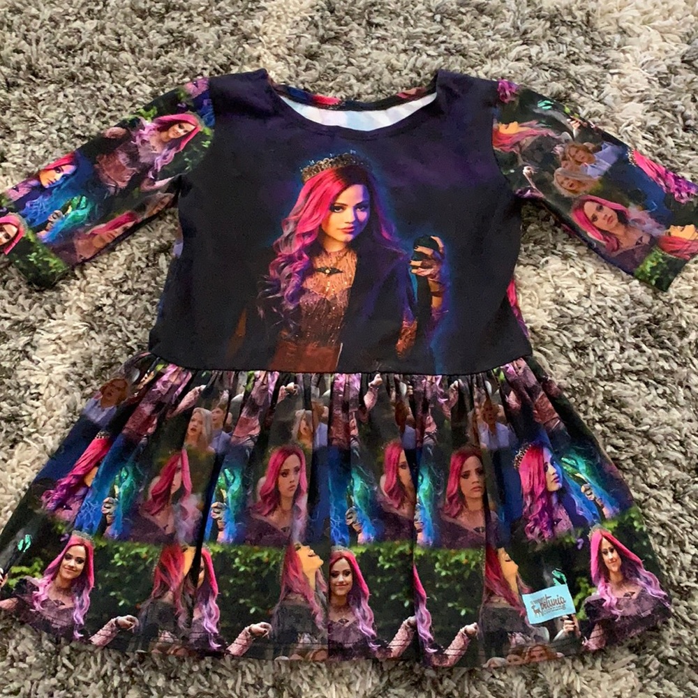 COPY - Sweet Petunia Clothing Disney Descendants Girls Size 10 Mini/ tunic dress